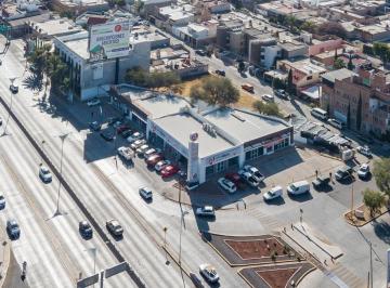 Local comercial · 167m² · 15 Estacionamientos · Local en Jardines del Sur en Esquina a Pie de Calle