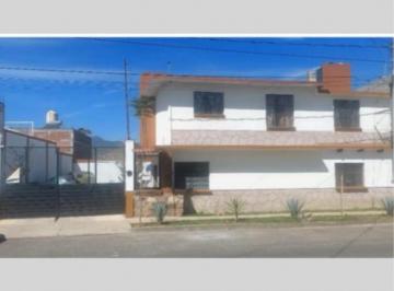 Casa de 4 habitaciones, Morelia · Inmueble y Terreno Adicional en La Colonia Lomas del Valle en Morelia
