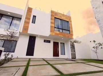 Casa · 182m² · 4 Recámaras · 2 Estacionamientos · Casa en Venta en Los Robles II, Zibatá, Querétaro