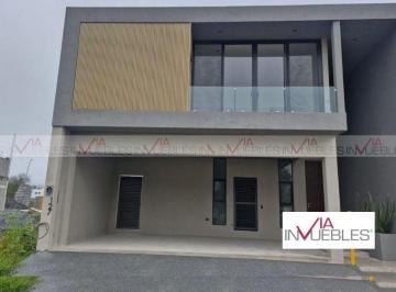 Casa · 315m² · 3 Recámaras · 2 Estacionamientos · Casa en Venta en Santiago