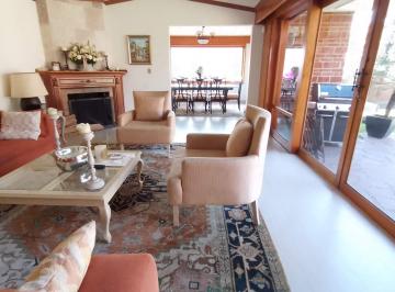 Casa de 4 habitaciones, Tlalpan · Venta Casa con Amplio Jardin Para Actualizar Cerca de Parque del Pedregal, Tlalpan