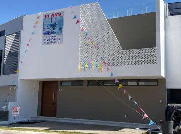 Casa en condominio de 4 habitaciones, Zapopan · Casa en Venta en Valle Imperial Dentro de Coto/ 4 Recamaras