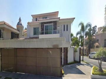 Casa de 4 habitaciones, Zapopan · Hermosa Casa en Remate Ubicada en Jalisco, Blvd. Bugambilias en Zapopan
