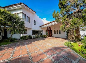 Casa en condominio de 4 habitaciones, Zapopan · Residencia Junto Al Club Atlas Colomos, Excelente Ubicación