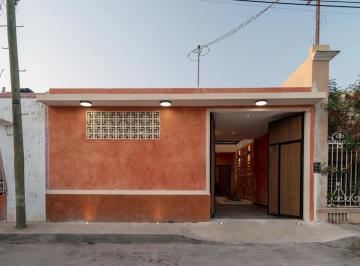 Casa · 131m² · 3 Recámaras · 1 Estacionamiento · Venta de Casa en El Centro de Merida. Yuc.