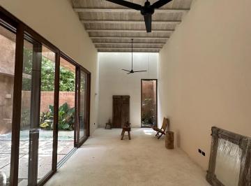 Casa · 225m² · 3 Recámaras · 2 Estacionamientos · Venta de Casas en El Centro de Merida