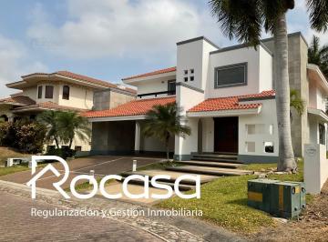 Casa · 520m² · 3 Recámaras · 4 Estacionamientos · Casa en Lagunas de Miralta