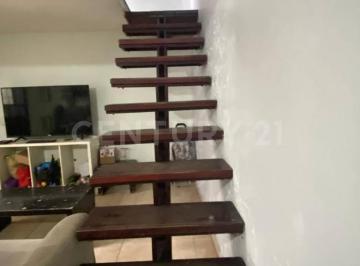 La casa está cerca de una avenida principal y de centros comerciales, lo que fac · Casa en Los Reyes, Tláhuac en Venta