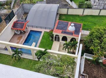 Casa · 1000m² · 6 Recámaras · 6 Estacionamientos · Casa - Cuernavaca