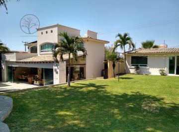 Casa · 420m² · 5 Recámaras · 2 Estacionamientos · Casa - Club de Golf Santa Fe