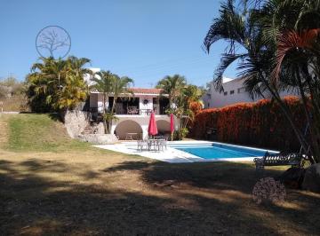 Casa · 420m² · 2 Recámaras · 3 Estacionamientos · Casa - Club de Golf Santa Fe