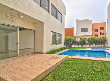 Casa · 234m² · 3 Recámaras · 1 Estacionamiento · Casa - Fraccionamiento Lomas de Cuernavaca