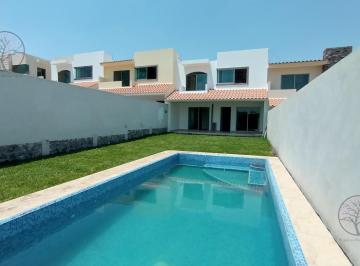Casa · 180m² · 4 Recámaras · 2 Estacionamientos · Casa en Venta en Tezoyuca