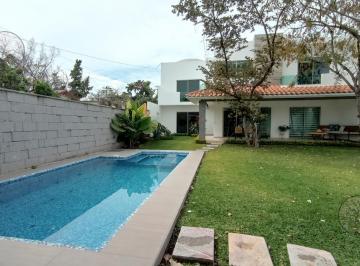 Casa · 220m² · 4 Recámaras · 2 Estacionamientos · Casa en Venta en Jiutepec, Morelos