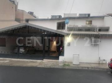 Casa · 391m² · 3 Recámaras · 2 Estacionamientos · Casa en Venta en Col. Colinas de San Jeronimo en Monterrey
