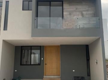 Casa de 3 habitaciones, Zapopan · Casa en Venta en Capital Norte