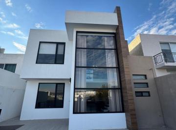 e870c4d1bdcd52a8be1a7c1f490cc156a386517bece89b165e01b8c5d2d119f7 · Casa Moderna en Venta en Real de Juriquilla | Doble Altura y Terraza
