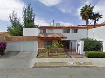 Casa de 5 habitaciones, Juárez · Preciosa Casa en Venta Ubicada en Rincones de San Marcos, Juárez, Chihuahua