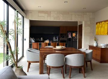 Casa de 3 habitaciones, Querétaro · Casa en Venta en Altozano Priv. Fogata Querétaro