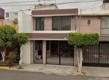 Casa de 2 habitaciones, Ecatepec de Morelos · Casa de 140 m² con 2 Recámaras en Venta en Valle de Aragon 3ra Secc