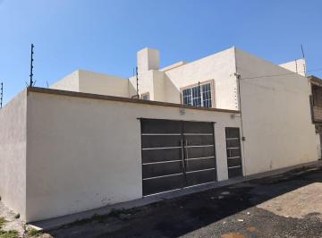 Casa · 277m² · 2 Recámaras · 2 Estacionamientos · Casa en Venta, San Gaspar, Metepec