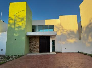 Casa · 480m² · 3 Recámaras · 3 Estacionamientos · Casa Lista Para Estrenar en Venta en San Diego Cutz