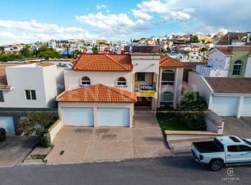 Casa · 481m² · 3 Recámaras · 4 Estacionamientos · Casa en Venta en Fraccionamiento Rincon de Las Lomas Chihuahua, Chih.