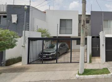 Casa de 3 habitaciones, Guadalajara · ¡Excelente Oportunidad! Casa en Venta en Bosques de La Victoria, Guadalajara