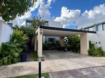 Casa · 273m² · 3 Recámaras · 2 Estacionamientos · Casa en Venta en Conkal, Residencial Yaaxbeh con Amenidades