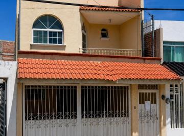 Casa de 3 habitaciones, Celaya · Casa en Venta en La Misión, Celaya, Guanajuato.