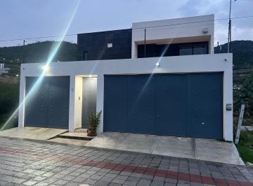 Casa de 4 habitaciones, Morelia · Venta de Casa Ecológica en Valle de Las Flores