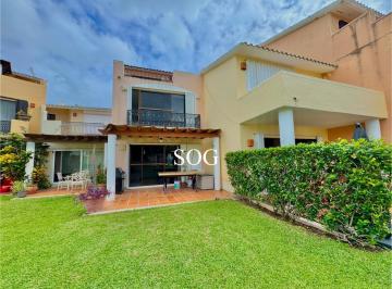 Casa de 3 habitaciones, Benito Juárez · Venta Casa en Isla Dorada Tres Niveles Frente a La Laguna Nichupte