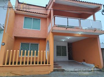Casa · 230m² · 5 Recámaras · 1 Estacionamiento · Casa en Venta en La Zona de Reserva Territorial