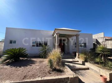 Casa · 402m² · 2 Recámaras · 8 Estacionamientos · Casa en Venta Campestre Las Carolinas