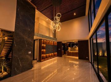 Casa · 442m² · 4 Recámaras · 2 Estacionamientos · Residencia en Venta de 4 Recamaras y Acabados de Lujo en Lomas de Angelopolis