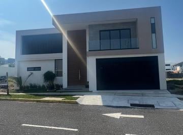 Casa · 350m² · 4 Recámaras · 2 Estacionamientos · Casa en Playas del Conchal