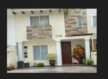 Casa de 4 habitaciones, Zapopan · Casa en Jardines del Valle, Guadalajara, Jalisco