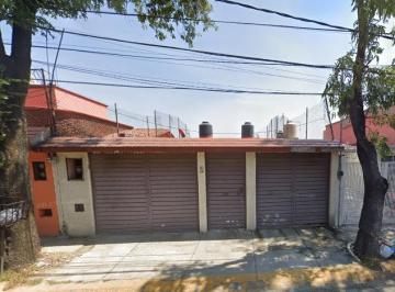 Casa de 4 habitaciones, Tlalnepantla de Baz · Casa en Jardin Balbuena Acceso a Principales Vialidades de Remate Bancario