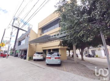 Edificio · 627m² · 10 Recámaras · 2 Estacionamientos · Oficina en Renta en Aguascalientes