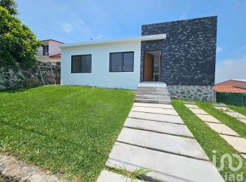 Casa · 142m² · 3 Recámaras · 2 Estacionamientos · Casa en Venta en Lomas de Cocoyoc