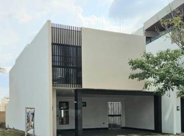 Casa · 233m² · 3 Recámaras · 2 Estacionamientos · Casa en Venta en Sol Campestre