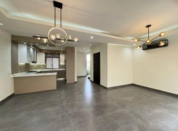 Casa · 220m² · 3 Recámaras · 2 Estacionamientos · Casa en Cumbres Elite Premier en Renta