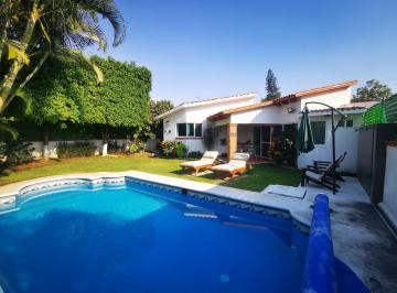 Casa de 3 habitaciones, Atlatlahucan · Lomas de Cocoyoc, Impecable Casa con Alberca Una Planta