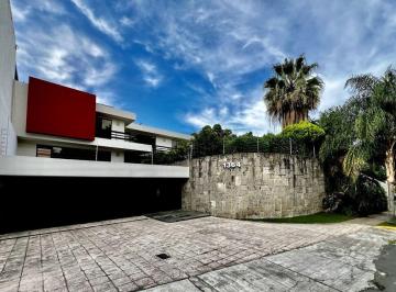 Casa · 689m² · 5 Recámaras · 8 Estacionamientos · Casa en Venta en Lomas del Valle