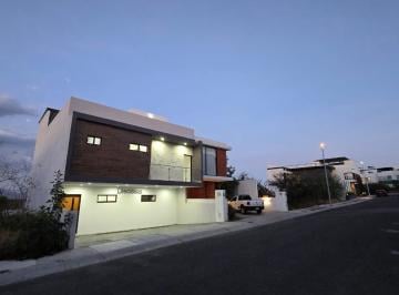 Casa de 3 habitaciones, El Marqués · Casa en Venta con Roof en Zibatá, Querétaro.