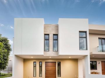 Casa de 3 habitaciones, El Marqués · Casa de Autor en Venta en Capital Sur - 3 Recámaras, 2.5 Baños, Jardín, Alberca