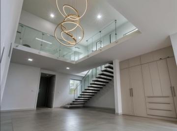 Casa de 3 habitaciones, Querétaro · Residencia de Autor en Altozano, Doble Altura, Esquina, Rodeada de Jardín