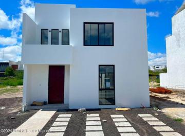Casa de 3 habitaciones, El Marqués · Casa en Venta de Autor en Zakia - Goh517