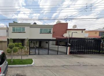 Casa de 3 habitaciones, Guadalajara · Casa en Venta en Bosques de La Victoria ¡Excelente Oportunidad de Inversiòn Recuperaciòn Hipotecari!