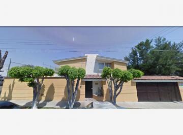 Casa de 4 habitaciones, Zapopan · ¡Aprovecha Esta Gran Oportunidad de Inversión!